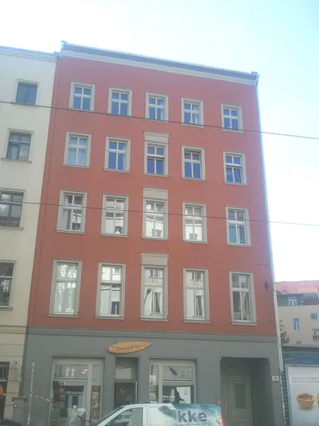 MÖBLIERTE  SANIERTE ALTBAUWOHNUNG MIT BALKON GEGENÜBER WEINBERG — photo 1